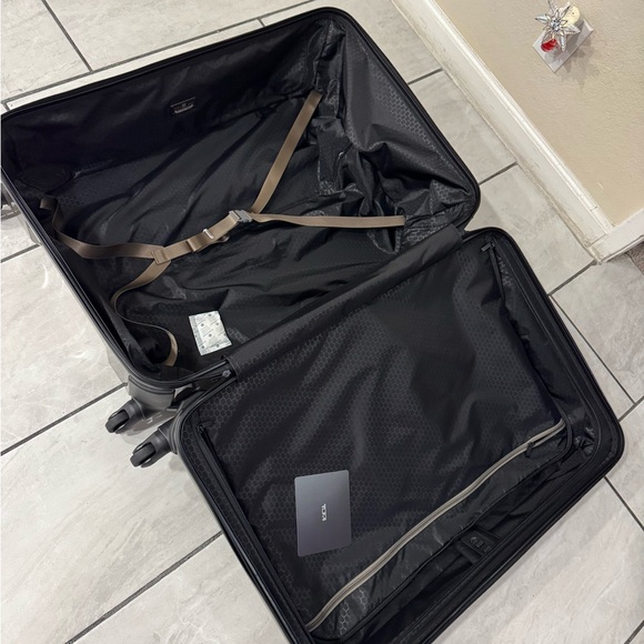 TUMI Hard Shell Suitcase - Picture 4 of 8